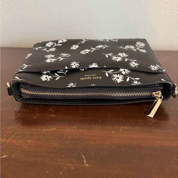 Kate Spade Chelsea Daisy Black Floral Crossbody Bag - Picture 7 of 10
